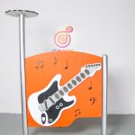 电吉他让音乐在自然中自由飘荡！